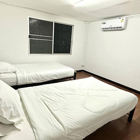 Adora Hostel Chiang Mai Eksteriør billede
