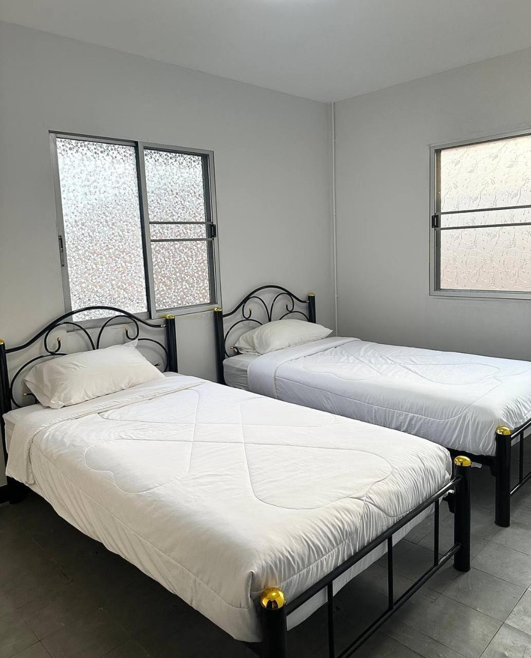 Adora Hostel Chiang Mai Eksteriør billede